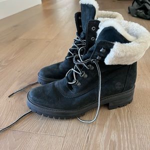 Womens Black Courmayeur Valley 6-Inch Waterproof Faux-Fur Boots - lightly worn